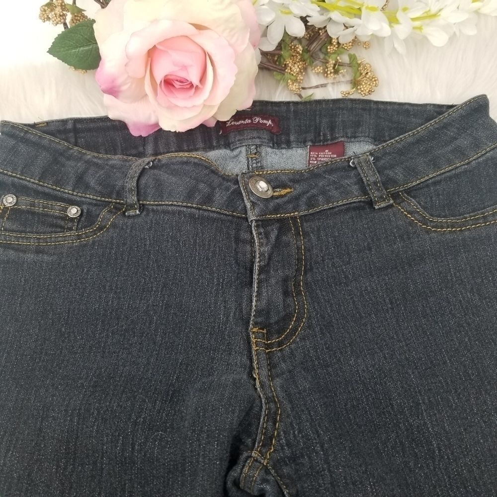 Levante Pompis Jeans. Size 9.